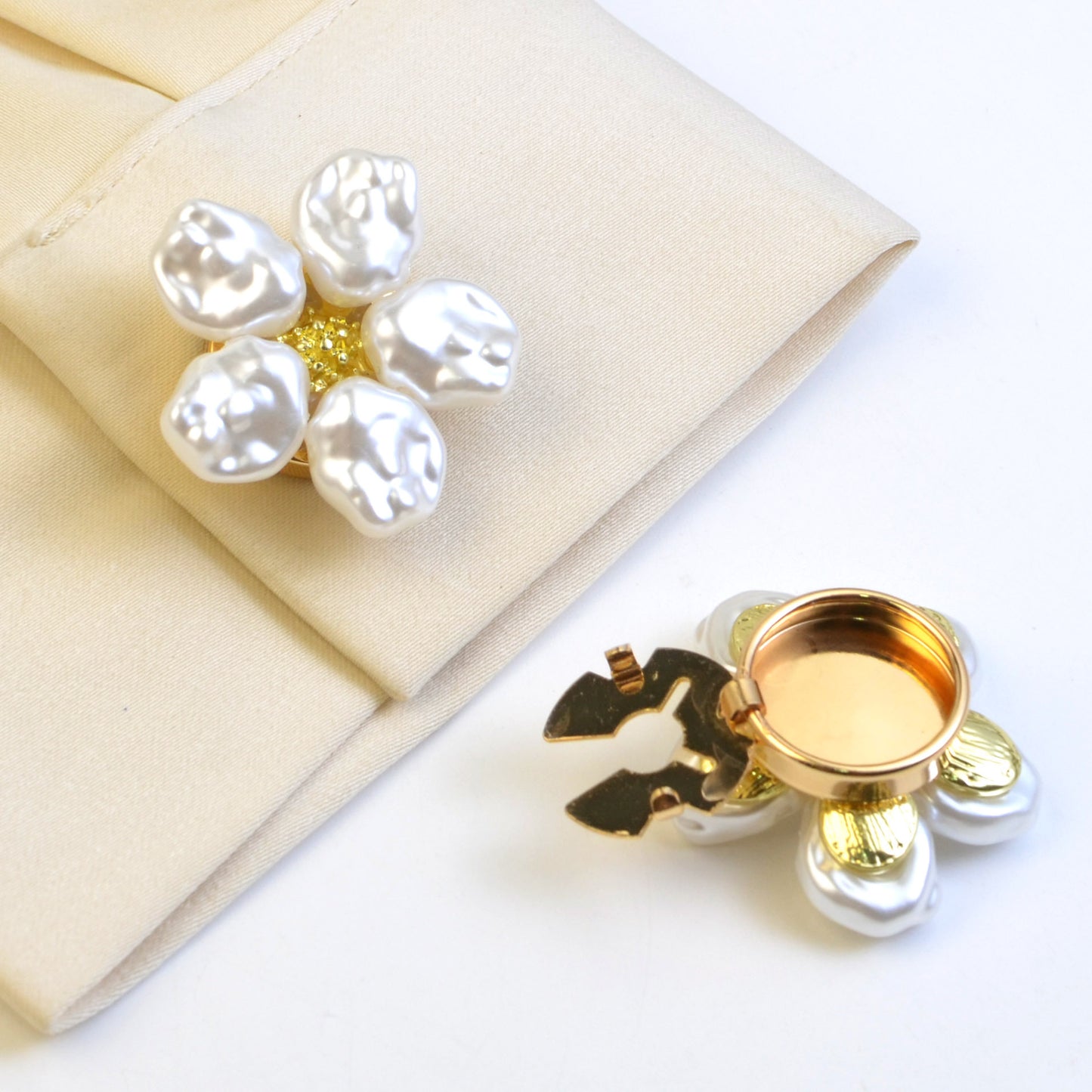 Ivory Blossom | 1 Set